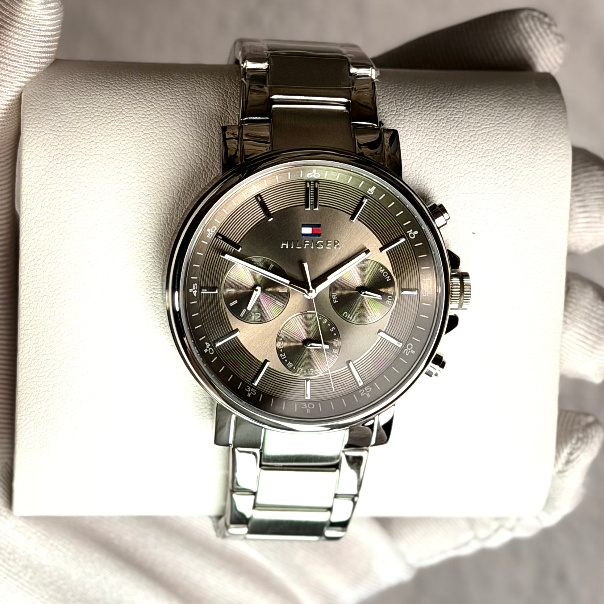 TOOMY HILFIGER