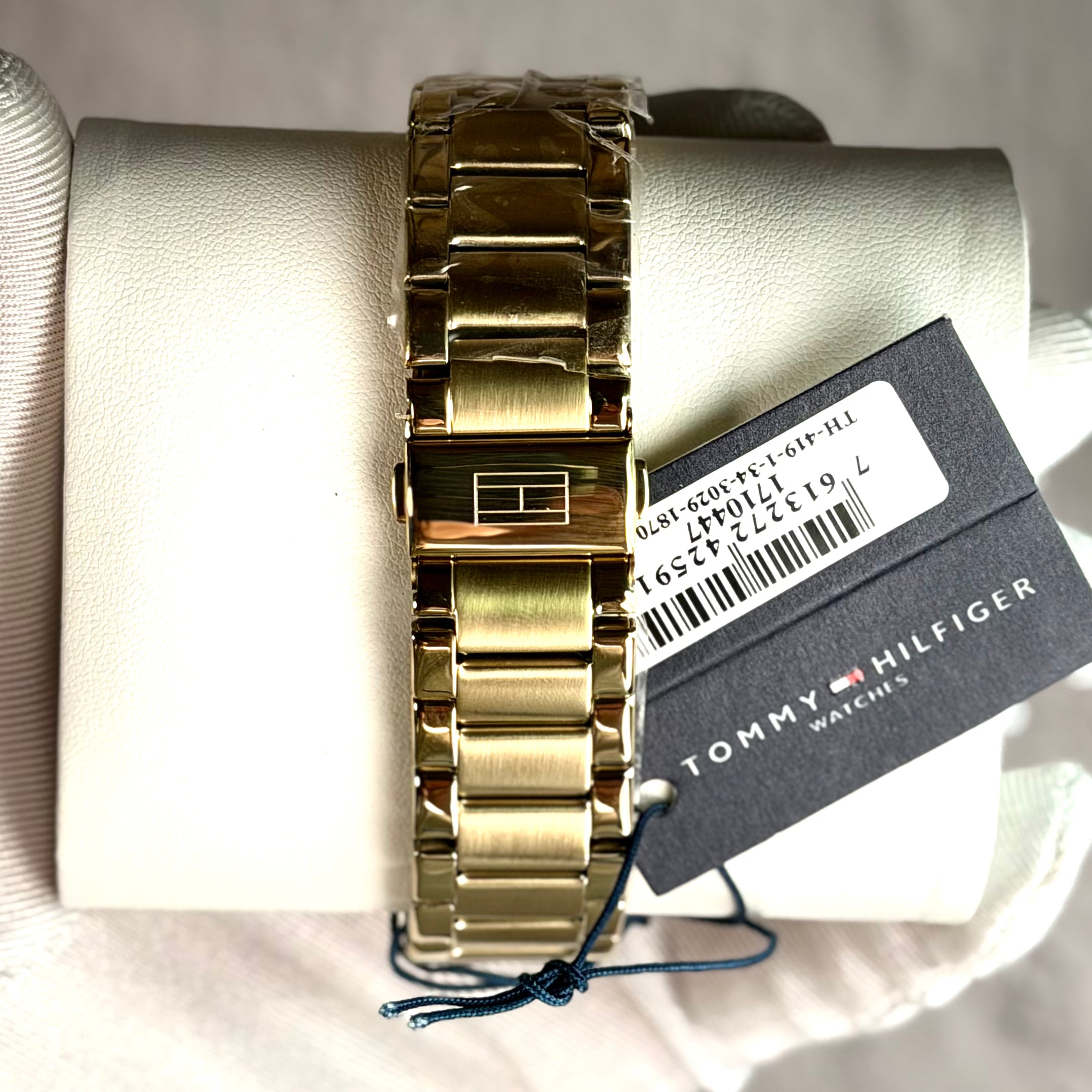 TOOMY HILFIGER
