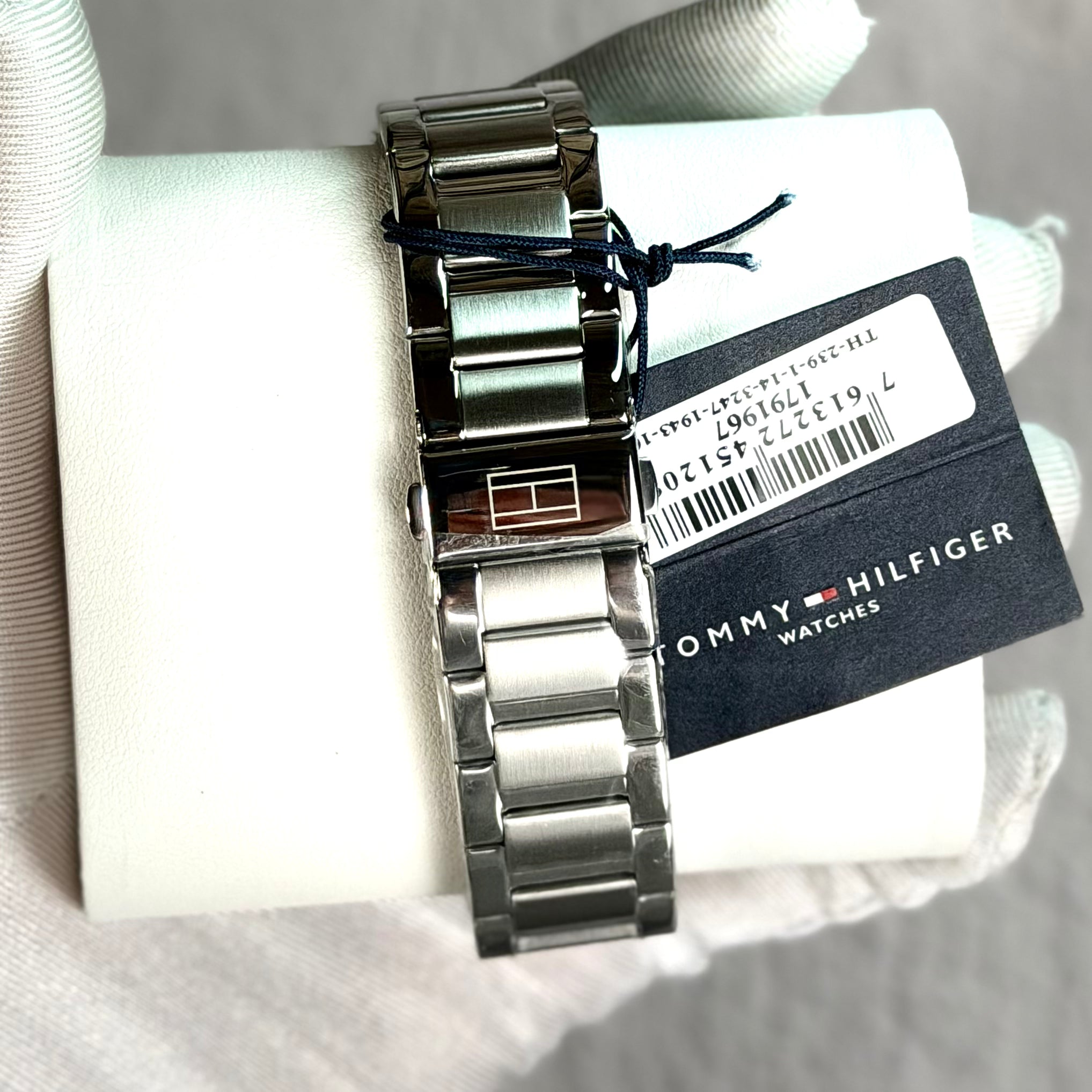 TOOMY HILFIGER